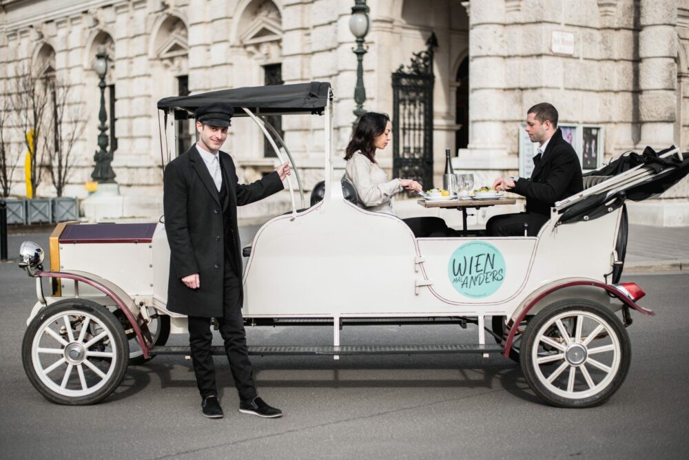 Culinary city tour of Vienna in a vintage electric car